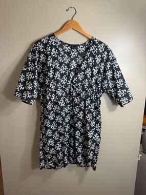 Lands End Tunic Top Womens 10-12 Black White Floral Beach Cover Up Cotton